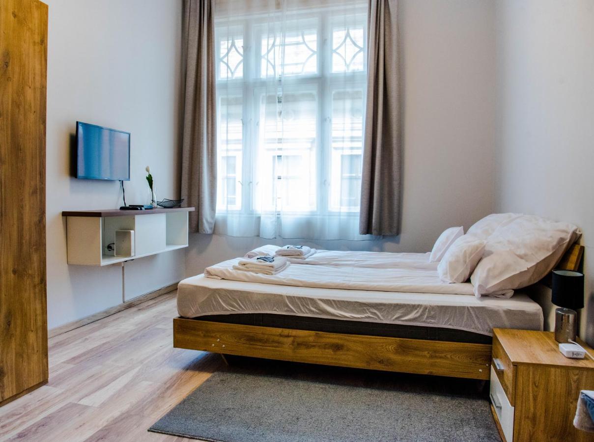 Molnar Apartment Cozy City Center Retreat For 2 Ac & Perfect Location! 부다페스트 외부 사진